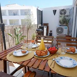 Spacious Terrace, Swimming Pool, Private Parking Appartement Olhão
